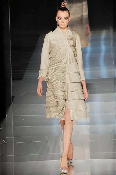 Look 17